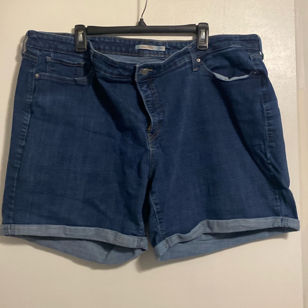 Levi’s plus size denim shorts